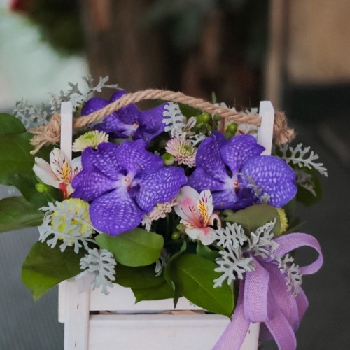 Композиция с орхидеей Ванда