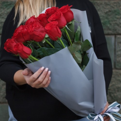 Букет из 15 красных роз (70 см)