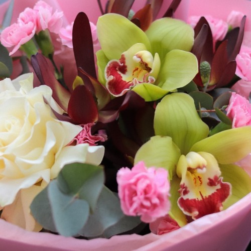 Букет с Французской розой и орхидеей